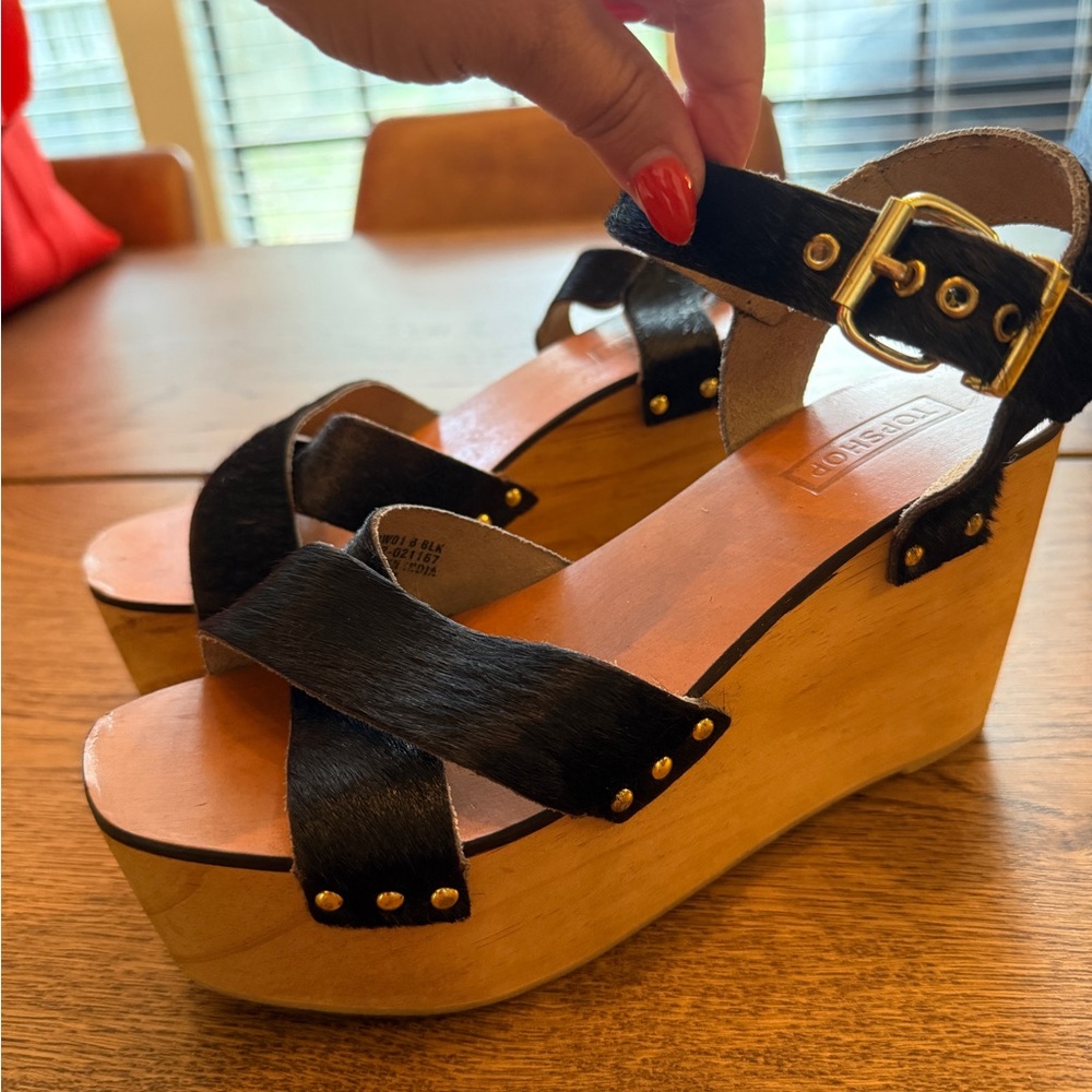 Top shop wooden wedge with cowhide leather